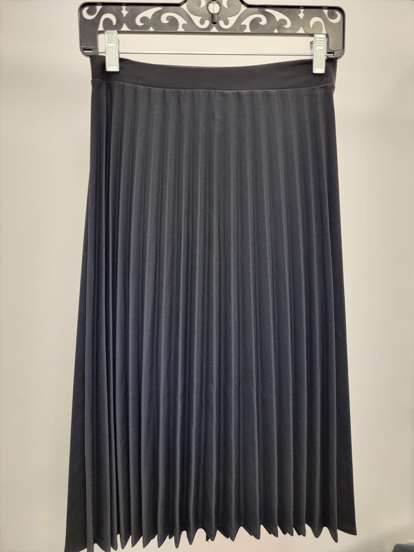 Pleated knee length skirt